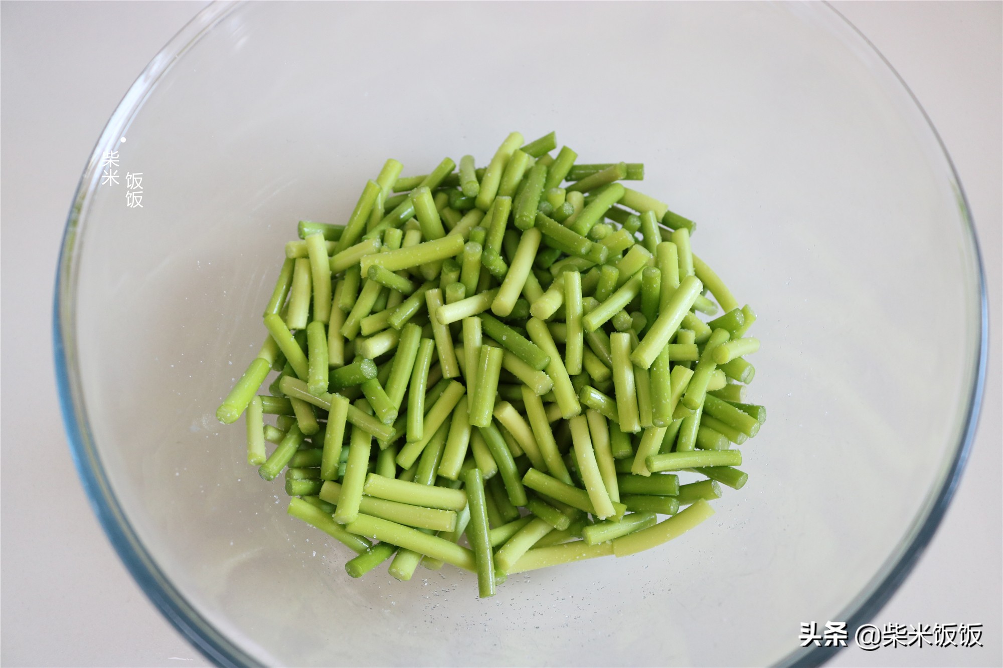 腌蒜苔1斤蒜苔放多少盐多少糖,腌蒜苔10斤蒜苔放多少盐