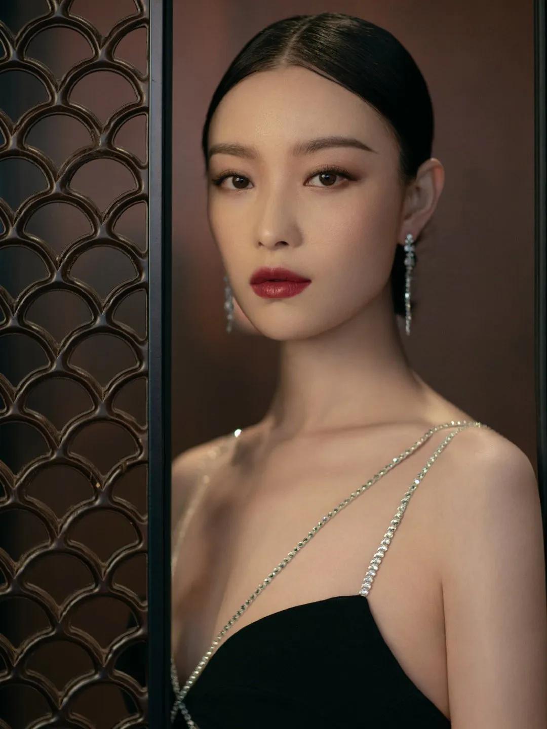 影视剧的女星持颜作“恶”，冷艳炫酷的“恶女风”它不香吗？