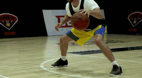 教新手运球视频,新手运球基本功