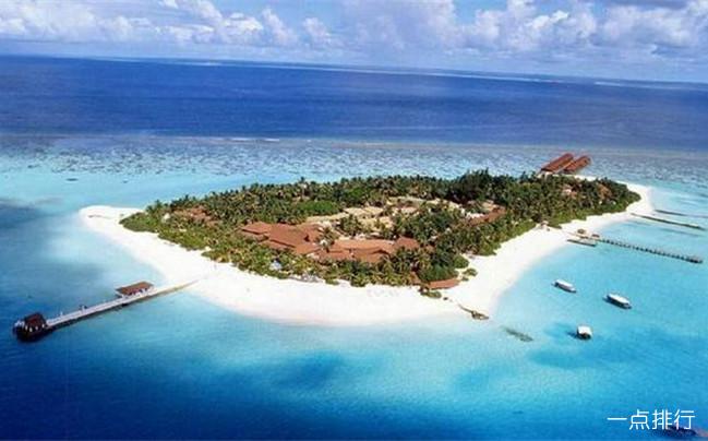 马尔代夫十大最著名的岛屿，太阳岛有上百万年的历史，岛上四季如春，鸟语花香，是马尔代夫最大的休闲度假村