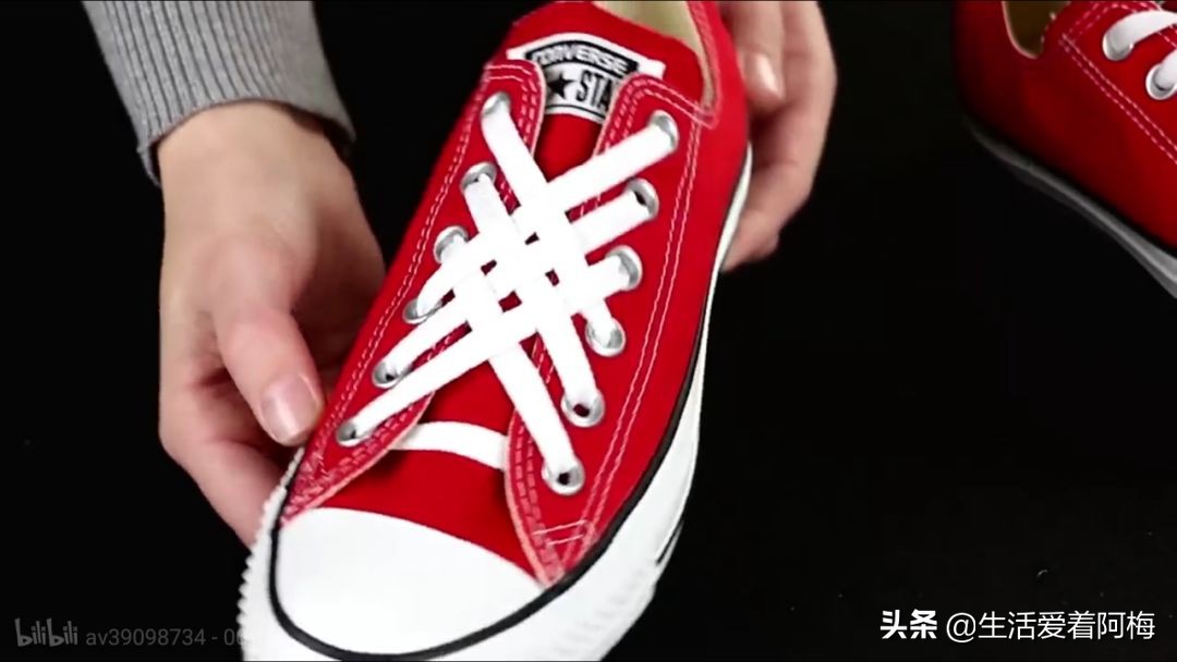 系鞋带怎么可以让鞋带更好看,怎样把鞋带系得很漂亮