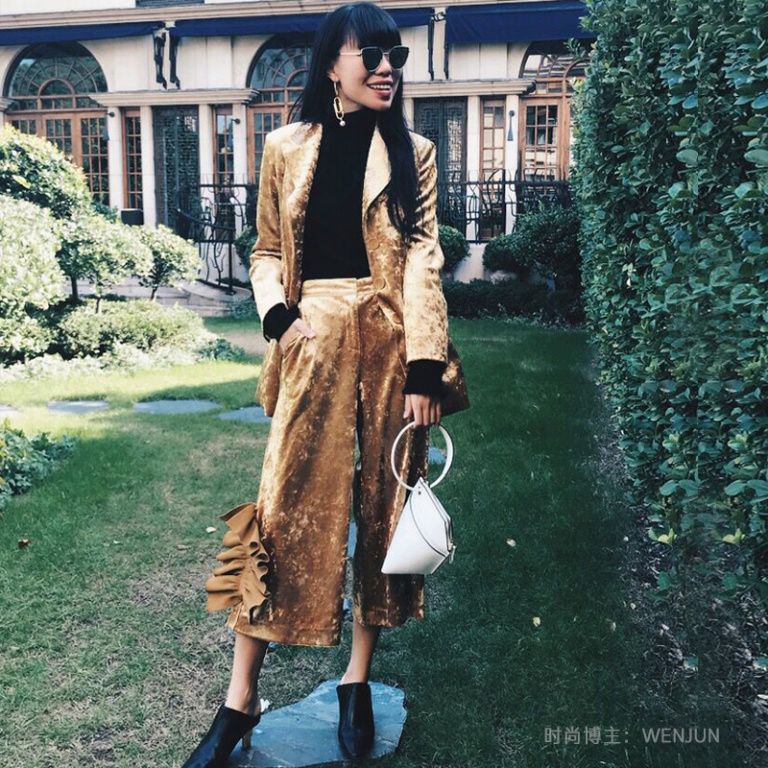 不要再背烂大街的双肩包了,别再背烂大街的轻奢包