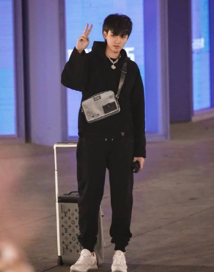 范冰冰回归巴黎时装周,范冰冰重回米兰时装周