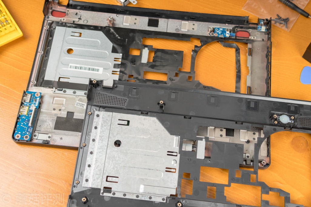 转轴断了维修多少钱,联想y400转轴