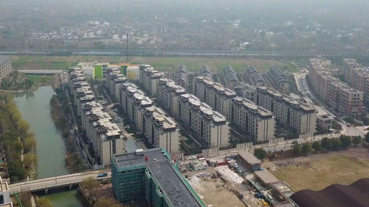 富阳银湖泰禾野风大城小院,富阳银湖大城小院叠墅