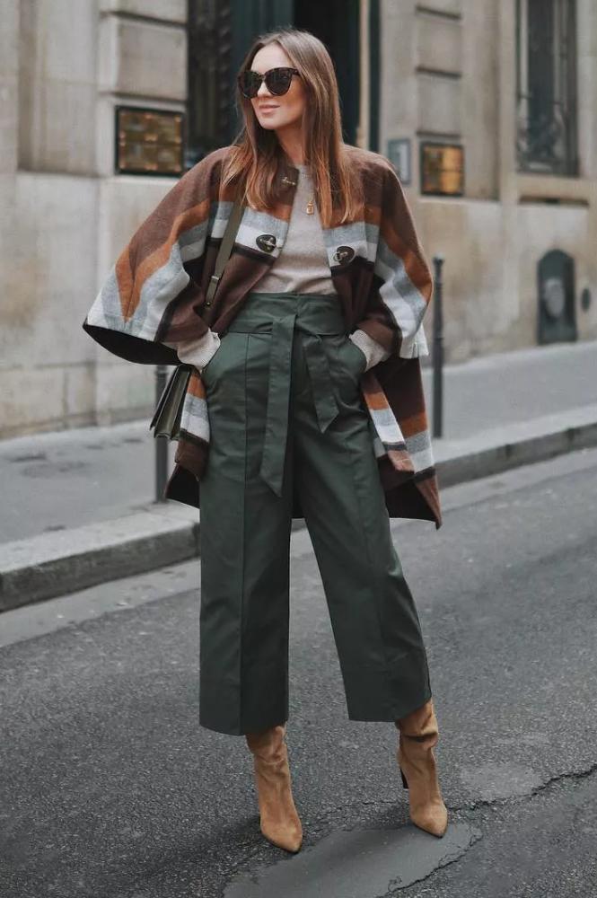 冬季显瘦裤子配靴子,现在还流行打底裤配靴子吗