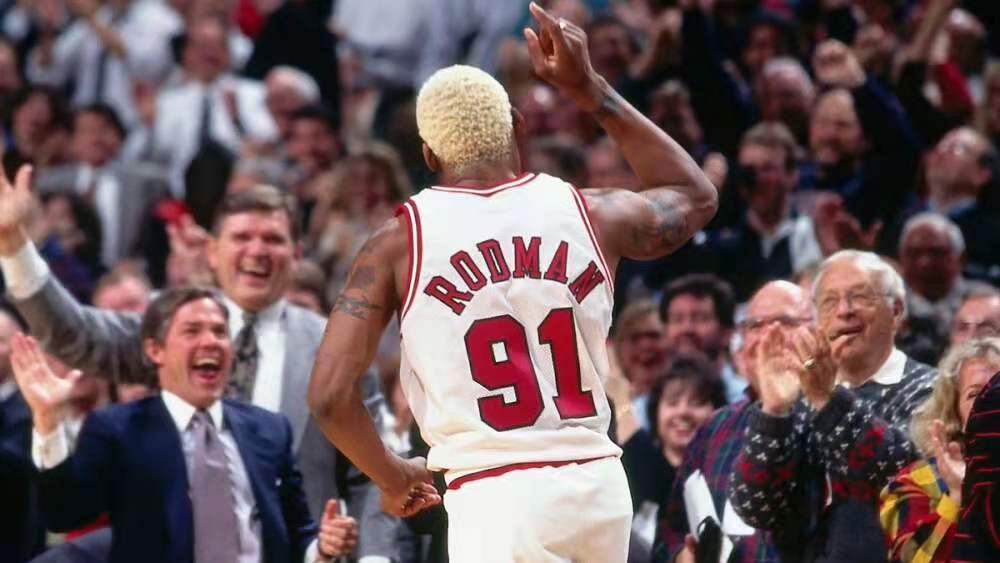 这才叫天赋!21岁接触篮球,25岁进NBA连拿7届篮板王+5个总冠军