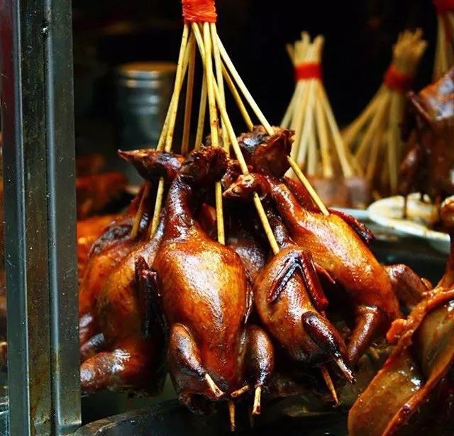 乳鸽红烧多少钱一只,一只正宗的红烧乳鸽是怎么样的