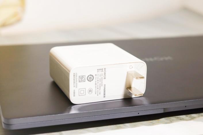 荣耀magicbook14全面评测,荣耀magicbookv14轻薄款