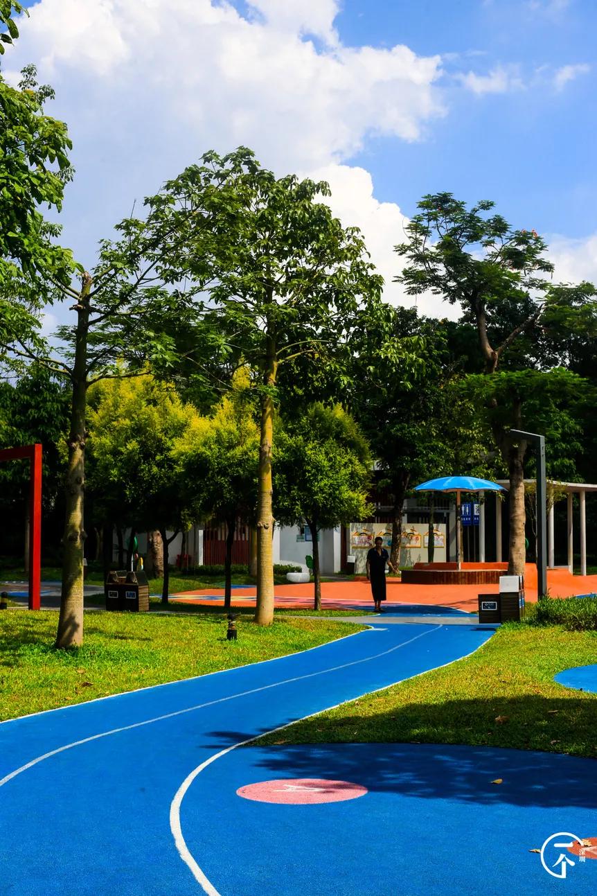 深圳“厂妹”村：租客月入4000，房租500