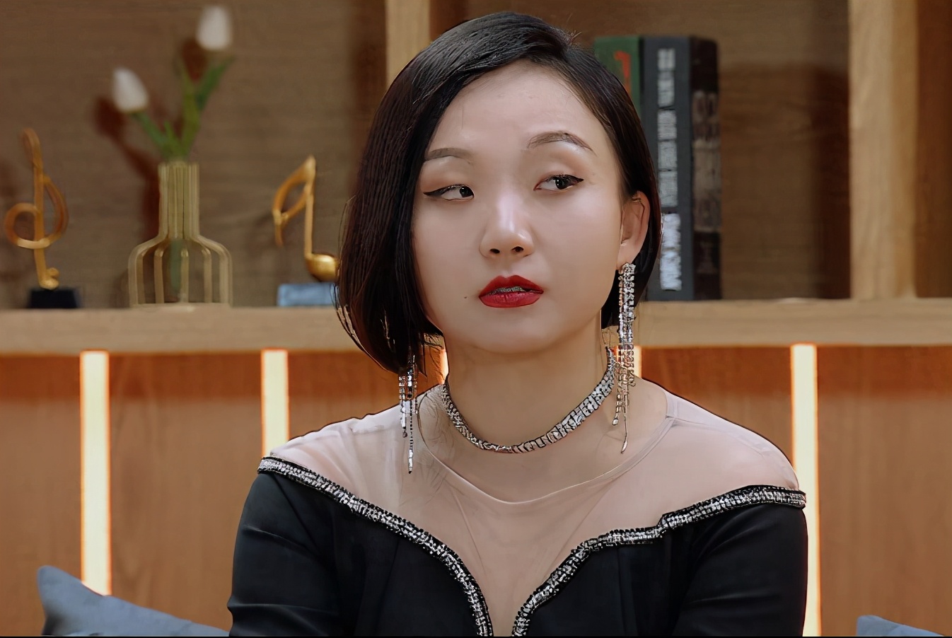 郭敬明点评辣目洋子顾里,郭敬明施柏宇辣目洋子