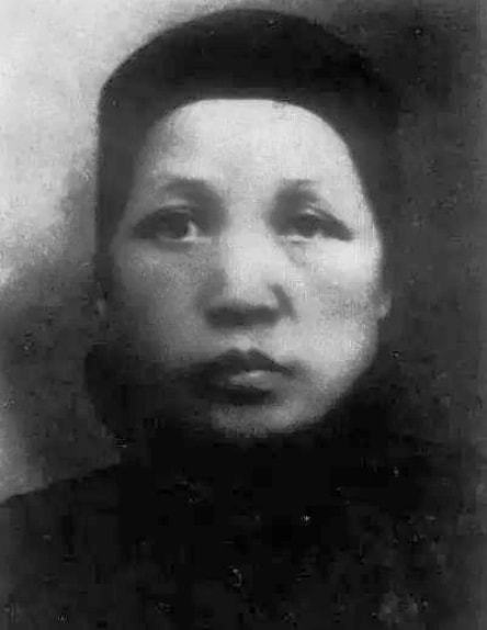 文七妹：仅留唯一合照，临终念叨石三伢子，毛*东泽**含泪写下祭母文