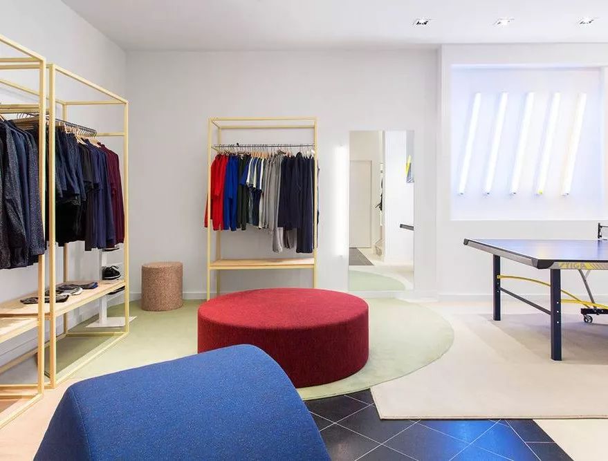 开一家品牌服装店,开一家男女服装店