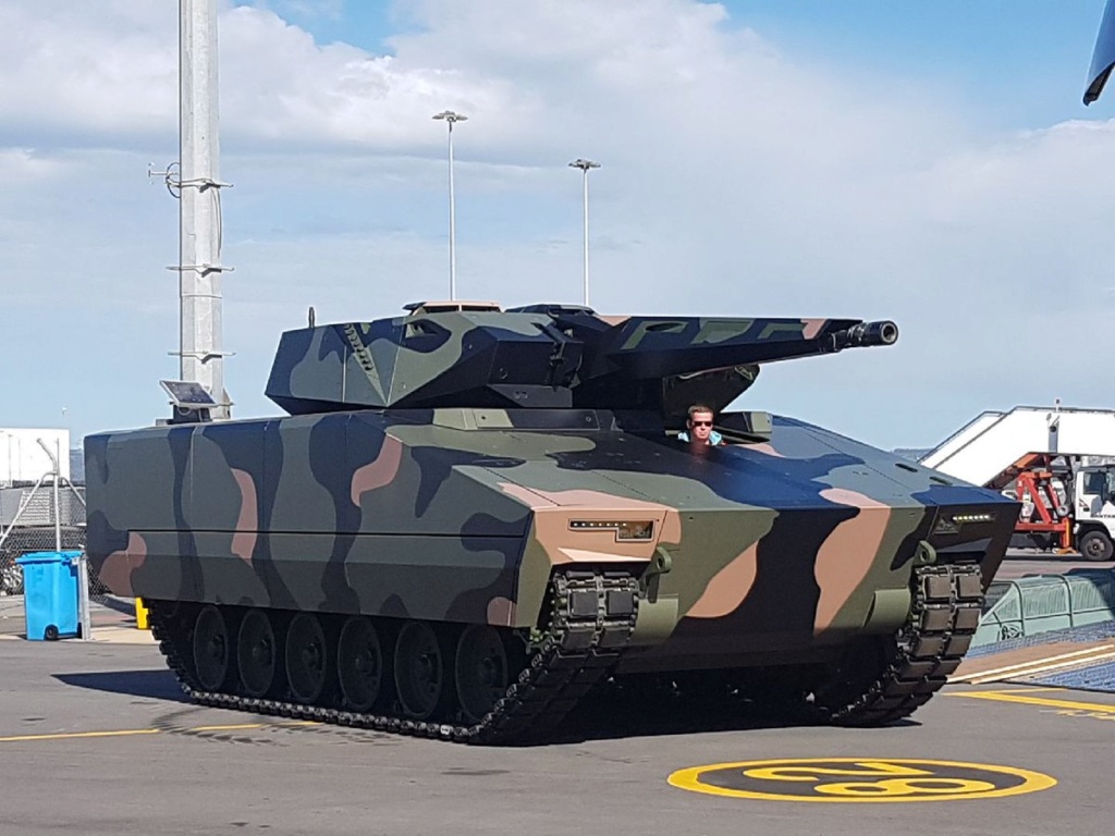 世界上防护能力最强的装甲车,最新山猫kf41步兵战车