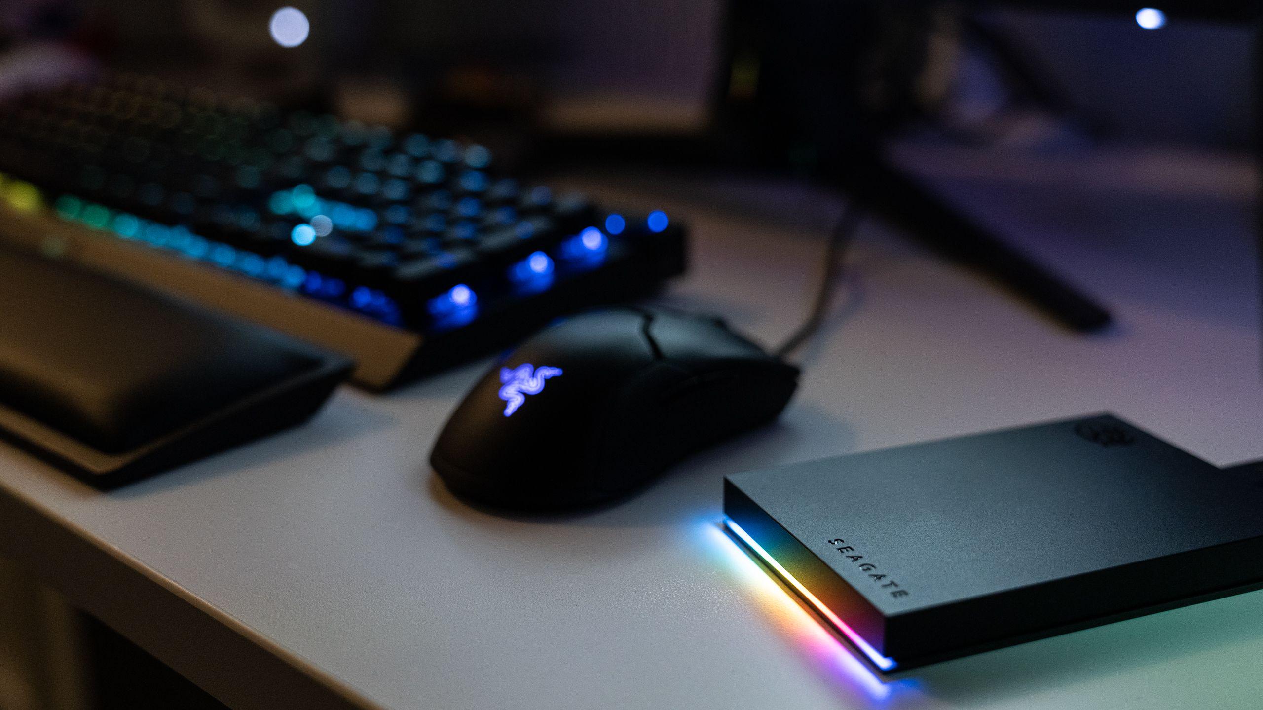 希捷酷玩极光侠移动硬盘,希捷酷玩游戏固态硬盘评测