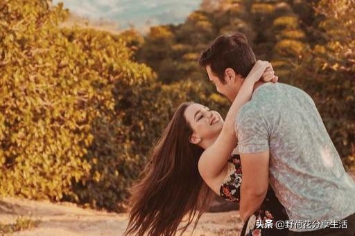 男人特别想念一个女人时会如何,男人想念一个女人的过程