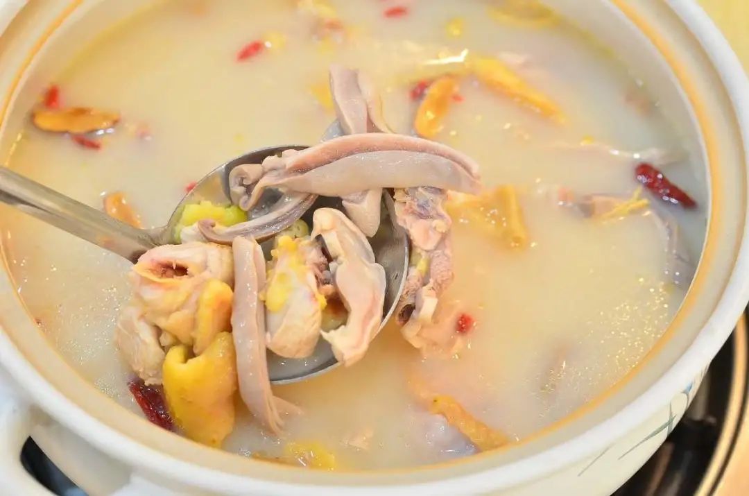 猪肚鸡怎么吃最养胃,健脾养胃滋阴猪肚鸡汤做法