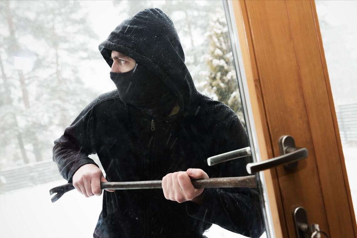 买了不过户的抵押车被盗能立案吗 (买的抵押车被盗怎样让派出所立案)