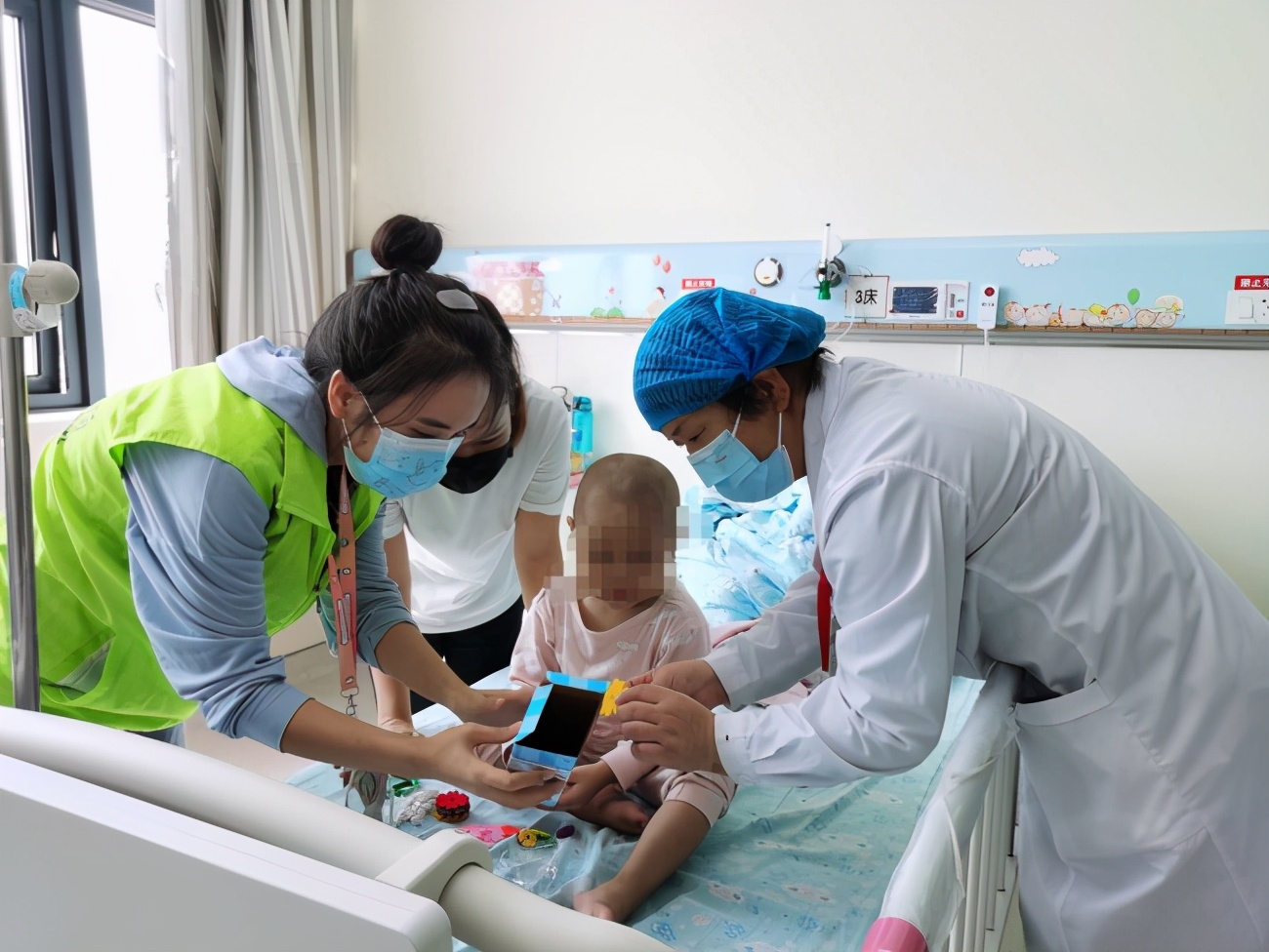 白血病小女孩在医院跳舞,白血病小朋友在医院