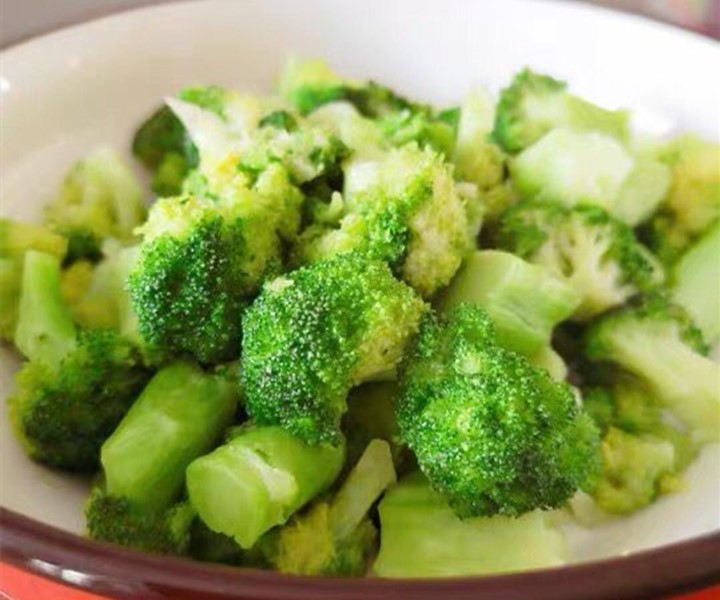 西兰花用清水能洗干净吗,白色西兰花怎么泡去脏东西