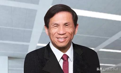 41岁创业百亿富翁，不通英文，8次拒签，他才是真正的华人之光