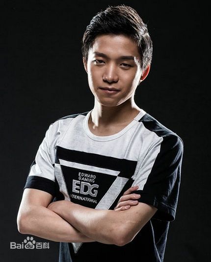 厂长退役官宣视频,lol厂长退役众人的反应