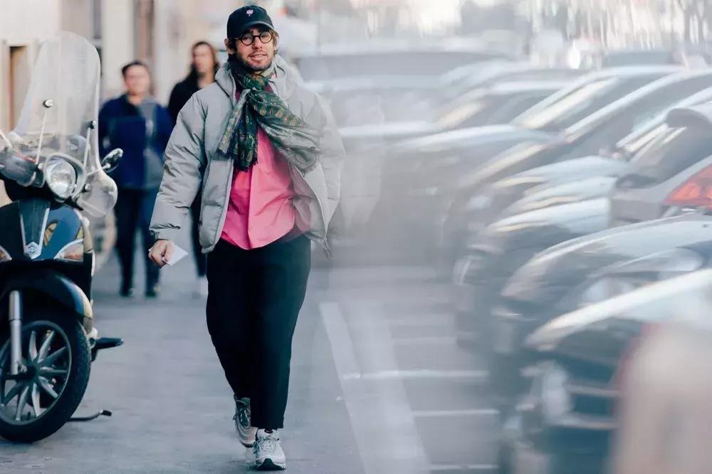 羽绒棉服老是要钻毛,穿衣不踩雷的色彩搭配