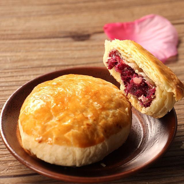 不用去云南也能吃到正宗鲜花饼了,没去过大理却吃到了大理鲜花饼