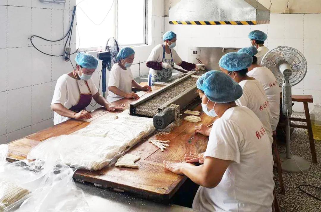 灏忛夯鑺辫嚧瀵岃矾,灏忓皬楹昏姳