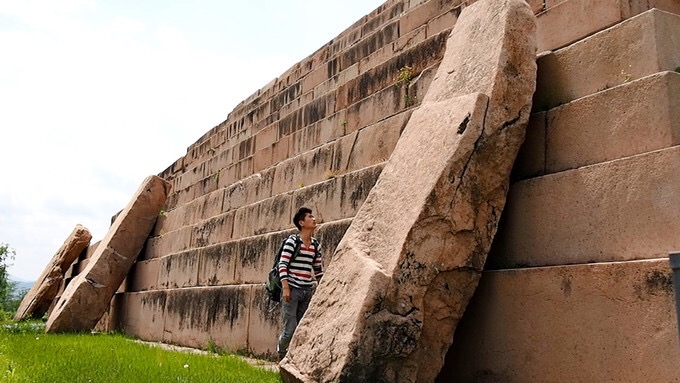 集安市东方金字塔图片,吉林七座金字塔