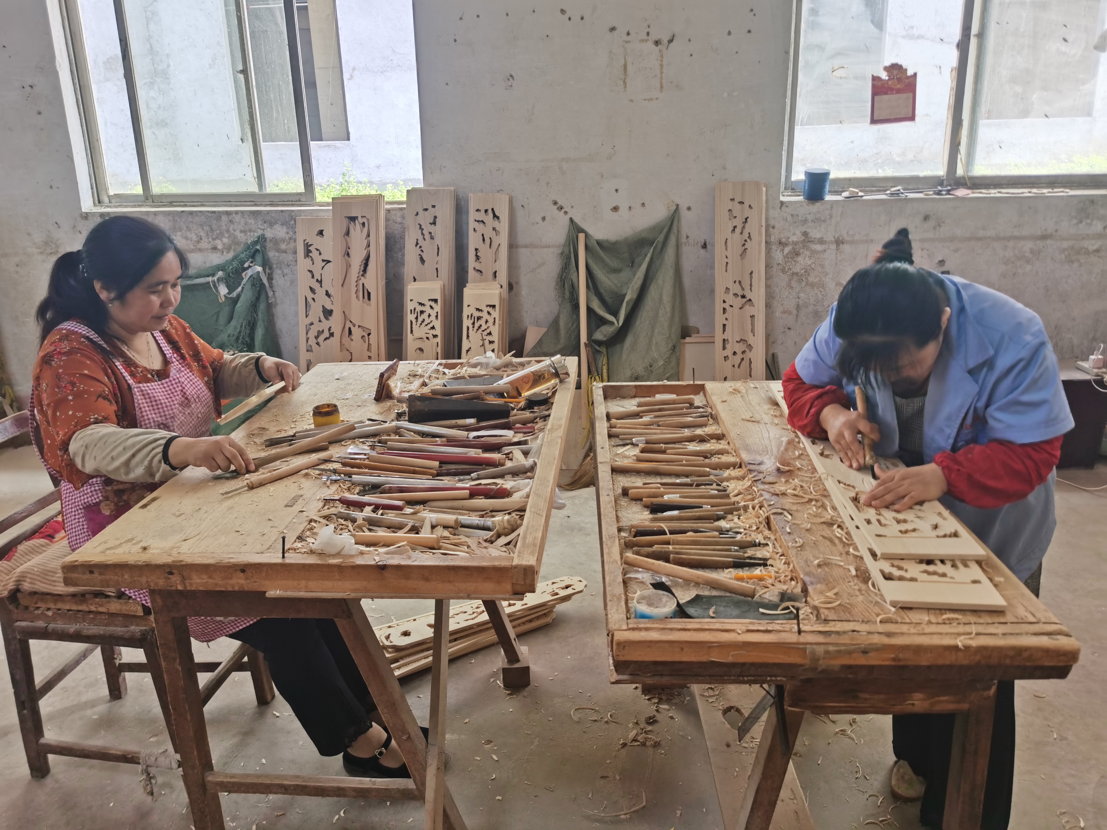 探访玩梗下的真实网红县曹县：房价五千，电商村人均年入10万，承揽全国三分之一汉服和九成日本棺木市场