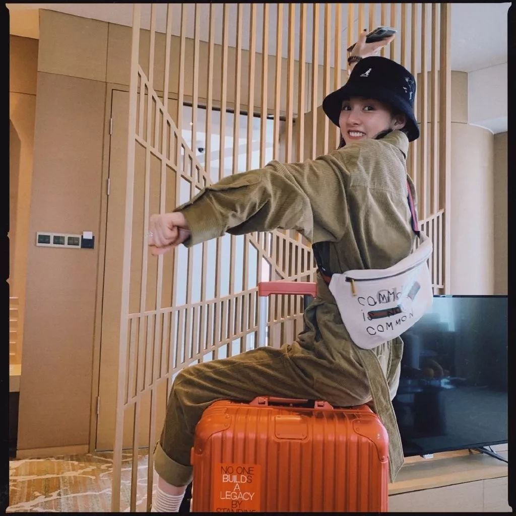 今年女明星穿的是什么衣服,今年女明星流行衣服