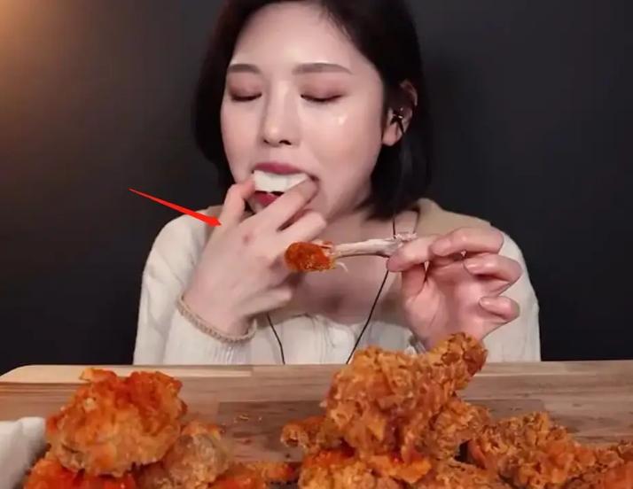 22岁网红钓鱼不慎身亡 (22岁网红钓鱼不慎中电身亡)