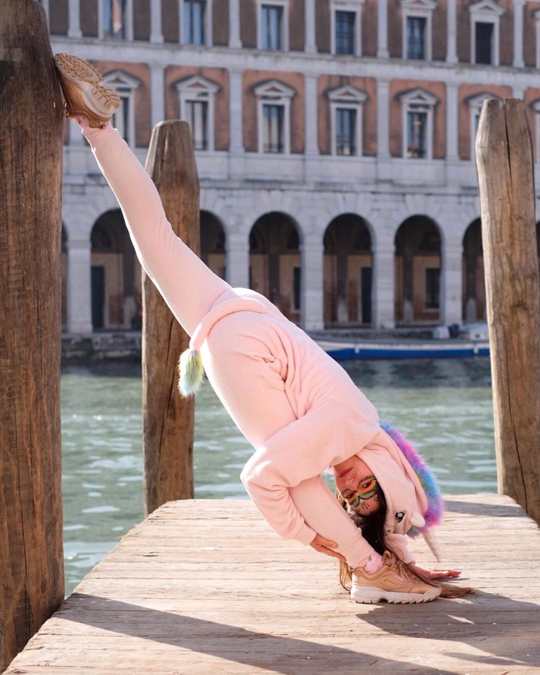 夏天有这条裙子万事足，穿上简洁又美好，绝对人群中一股清流