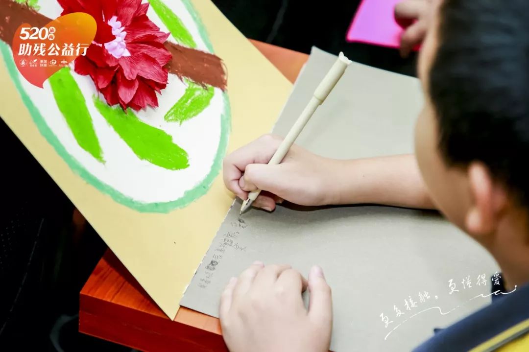 特殊学校用手语来交流,特殊教育学校手语