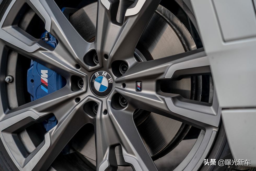 宝马x22022款新车价格,2023款宝马X2指导价和配置介绍