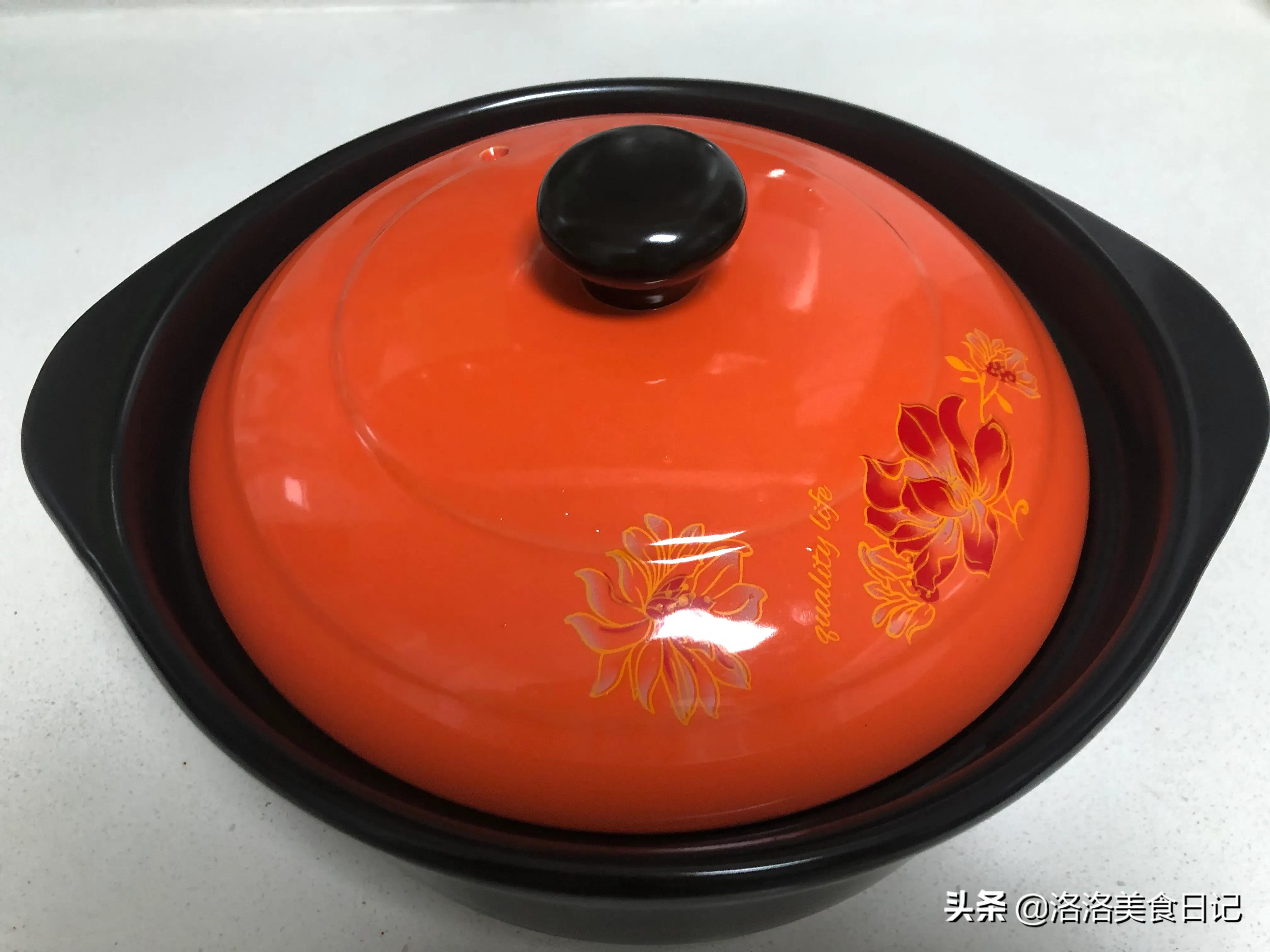 新买的砂锅是不是不能用大火煮,新买的砂锅用不用水先煮一下