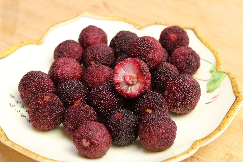 清洗杨梅是放淀粉还是面粉,清洗杨梅用什么碱