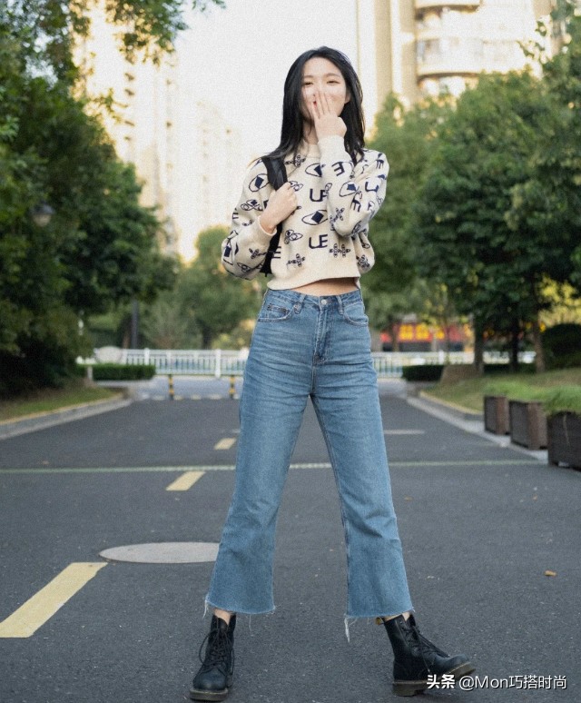 如何把宽大的毛衣穿得显瘦,春天穿毛衣教程