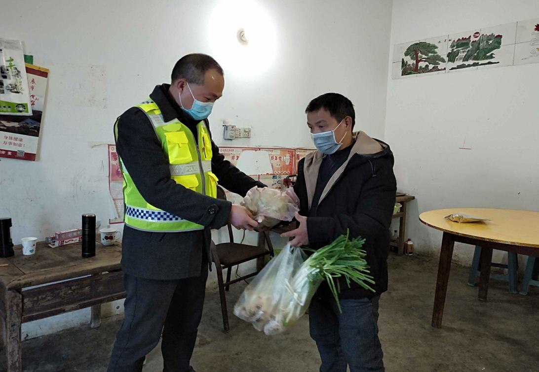 “点子王”李支书解决防控工作难题