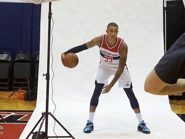 开启生涯新篇章！卡鲁索深情告别湖人队库兹马晒奇才33号球衣