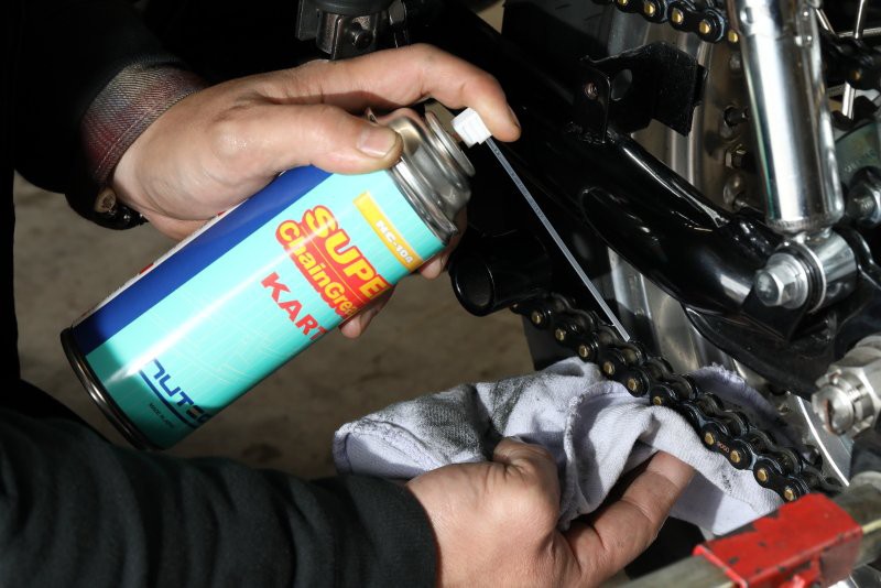 摩托车链条正确保养方法,摩托车没有大撑怎么保养链条