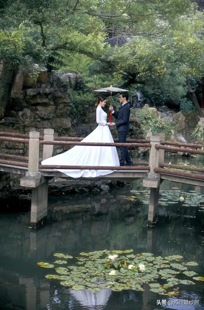 苏州园林拍摄新中式婚纱照,苏州园林风格婚纱照