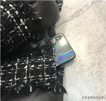 明星同款百搭羽绒服,明星冬季穿搭羽绒服平价