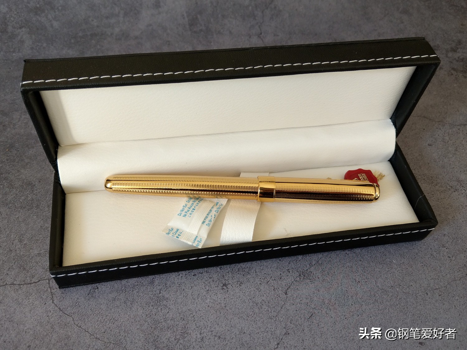 派克钢笔18k纯金老款,全新派克卓尔系列钢笔18k750