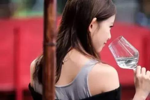 南疆小县城的百年饮料，制作技术堪比茅台，被誉为中国白兰地