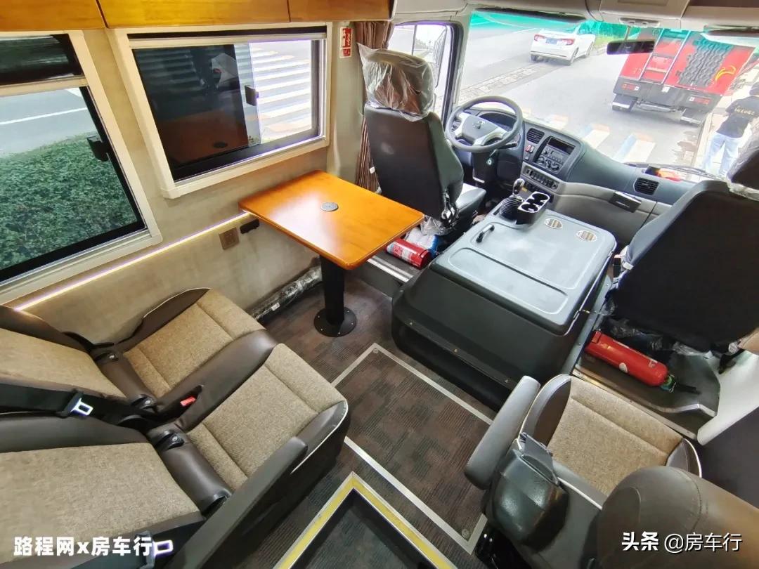 东风四驱挑战者越野房车试驾视频,东风挑战者四驱越野房车