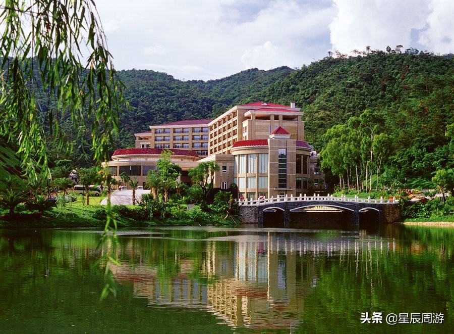 鑾茶姳灞卞簞涓滆帪,涓滆帪鑾茶姳灞卞簞鍦ㄥ敭鍒