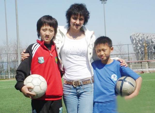 跳水女运动员退役央视,跳水一姐李娜现在状况