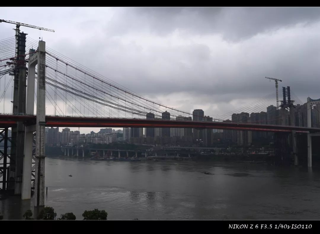 尼康35mmf1.4z卡口镜头质量如何,尼康z50配35mm1.8